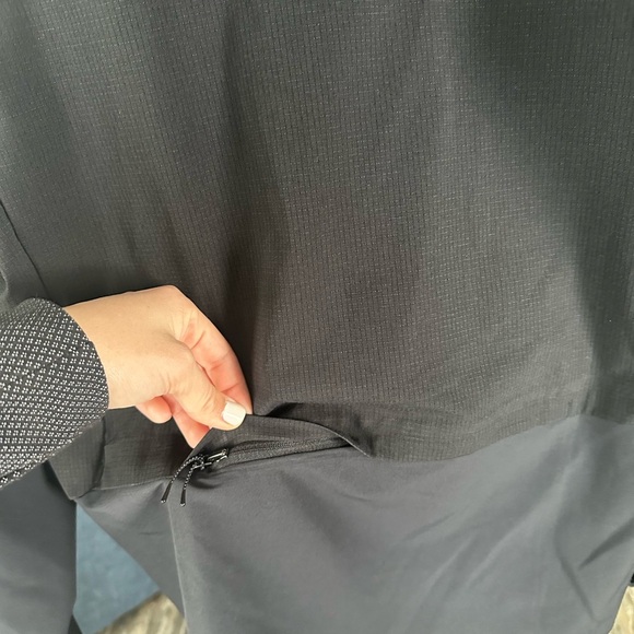 Menโs Lululemon Jacket- like new ๐ฅ - Picture 9 of 10